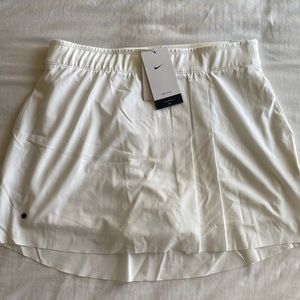 NIKE DRIFIT GOLF SKORT NWT